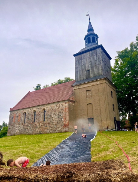 Die Wasser-Rutsche - heiß begehrt